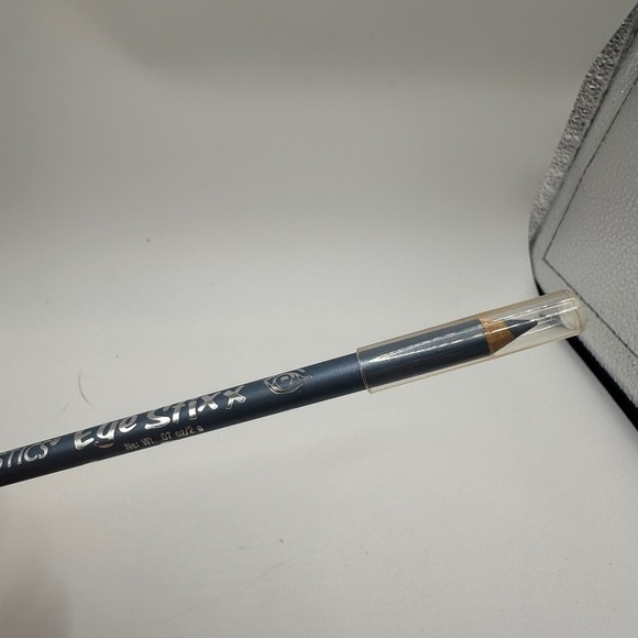 Naturistics Eye Stix Eyeliner โ Sky โ๏ธ๐ - Picture 6 of 6